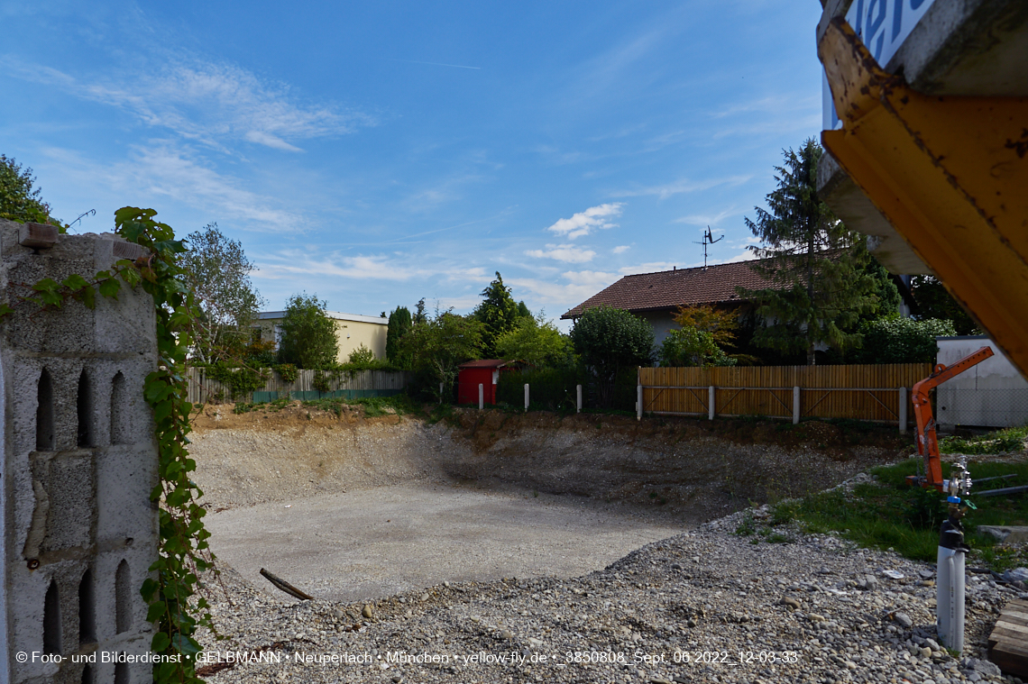 06.09.2022 - Baustelle an der Niederalmstraße 16 und Hugo-Lang-Bogen 13 in Neuperlach-Trudering